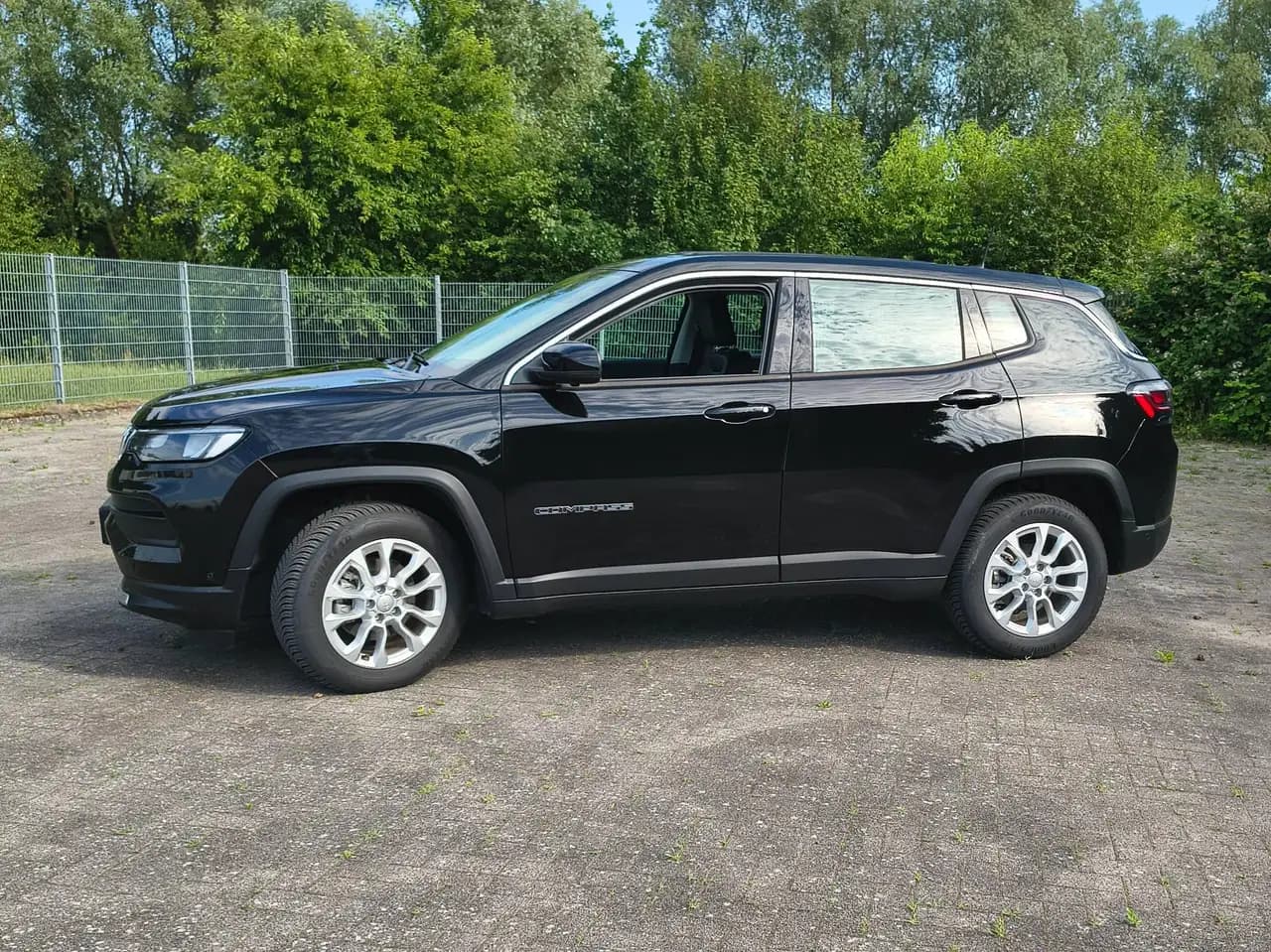 Jeep Compass Altitude Mild-Hybrid FWD — معرض صور السيارة 3