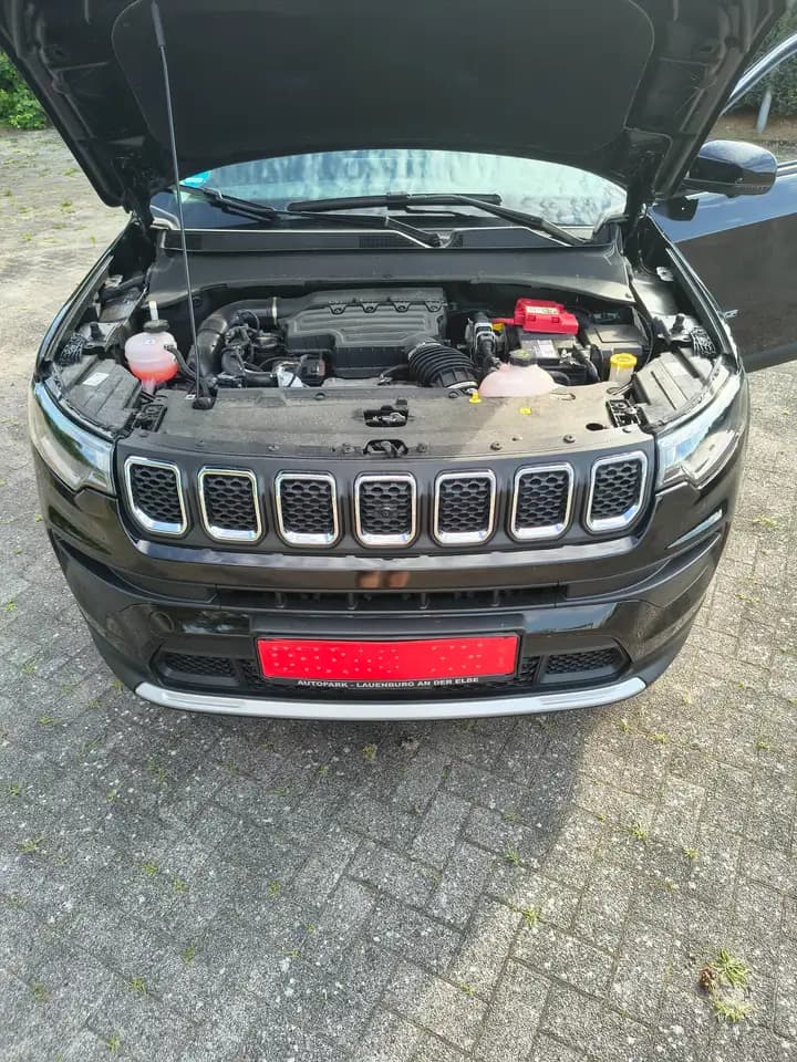 Jeep Compass Altitude Mild-Hybrid FWD — معرض صور السيارة 10