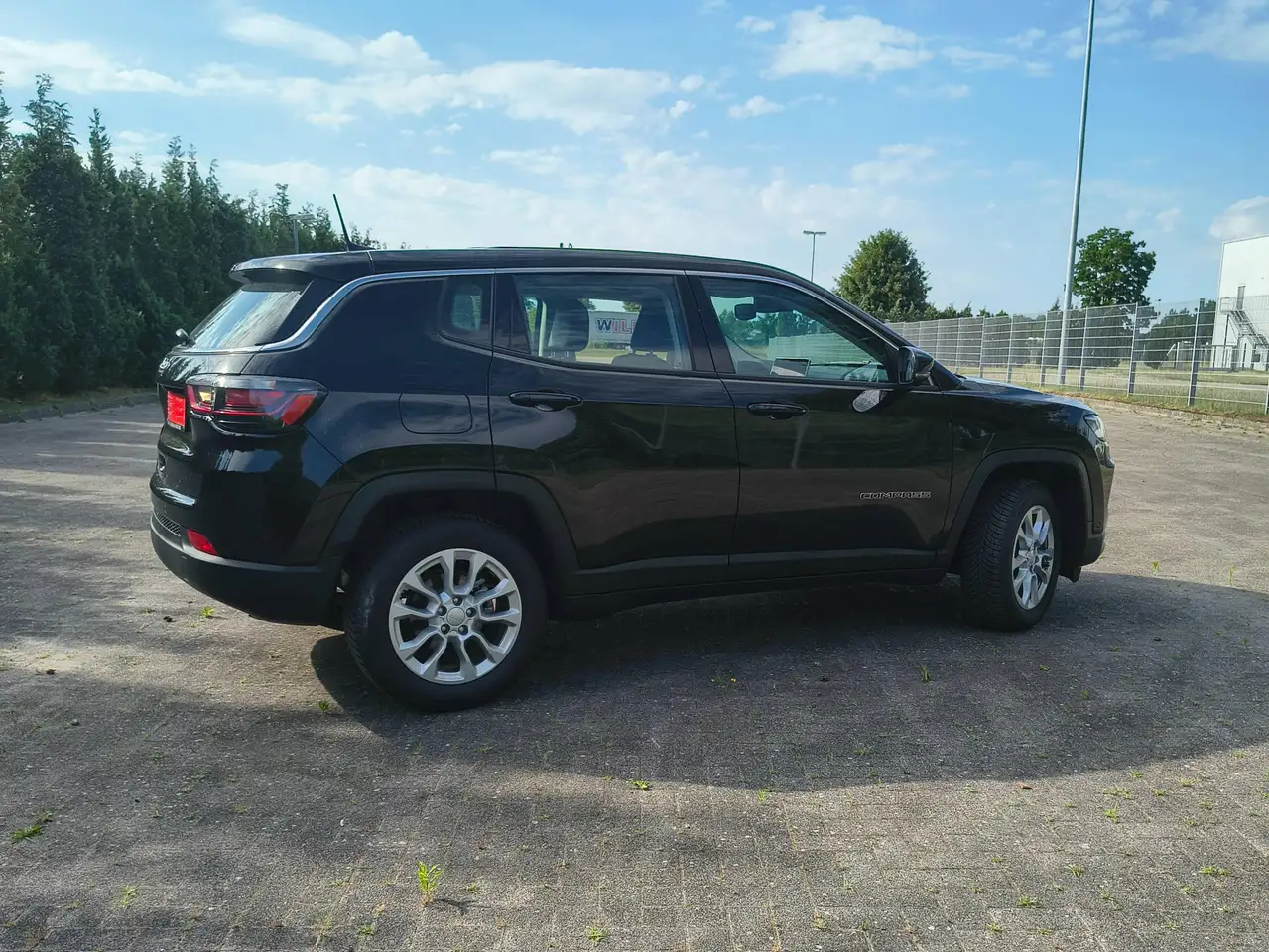 Jeep Compass Altitude Mild-Hybrid FWD — معرض صور السيارة 12
