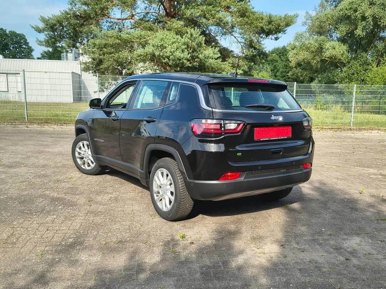 Jeep Compass Altitude Mild-Hybrid FWD — معرض صور السيارة 6