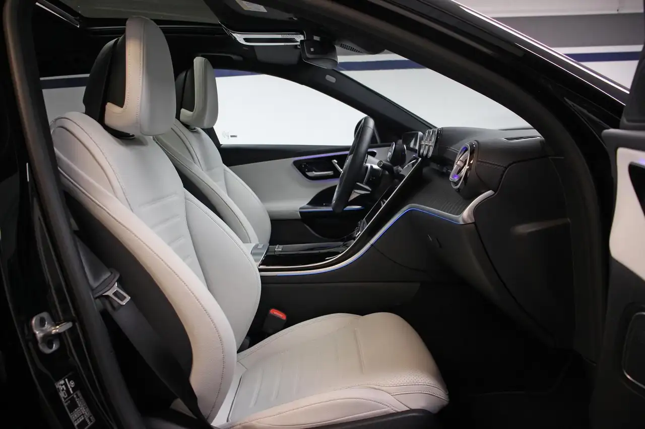 Mercedes-Benz C 200 T *AMG*DISTRONIC*PANO*LEDER*1.HAND*WIE NEU* — Galería del vehículo 12