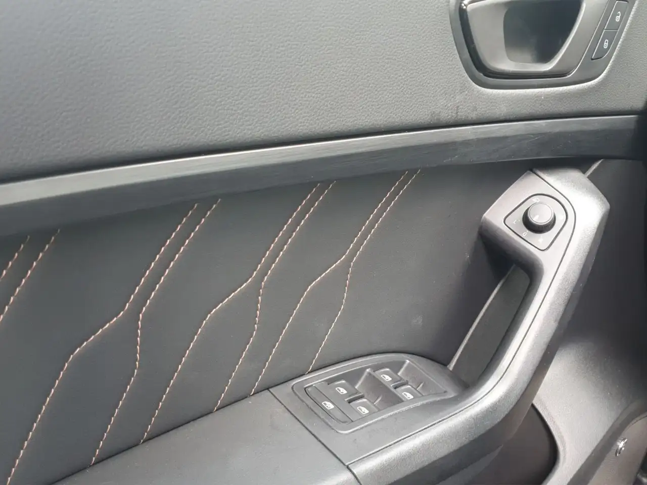 CUPRA Ateca VZ 2.0 TSI 360°-Kamera Soundsystem elektr — Vehicle gallery 12