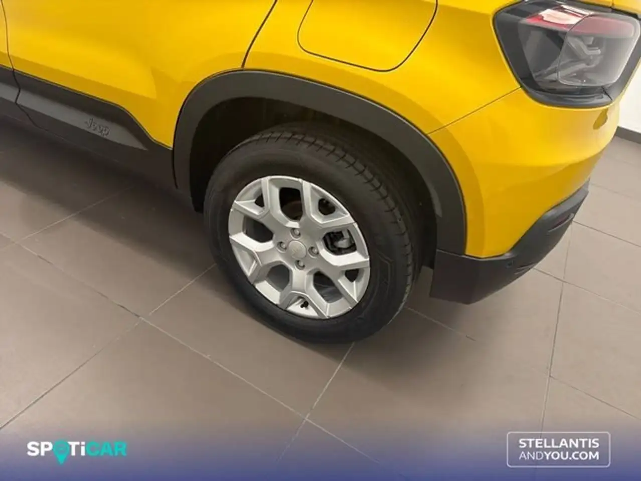 Jeep Avenger 1.2 Altitude 74KW — Galerie du véhicule 11