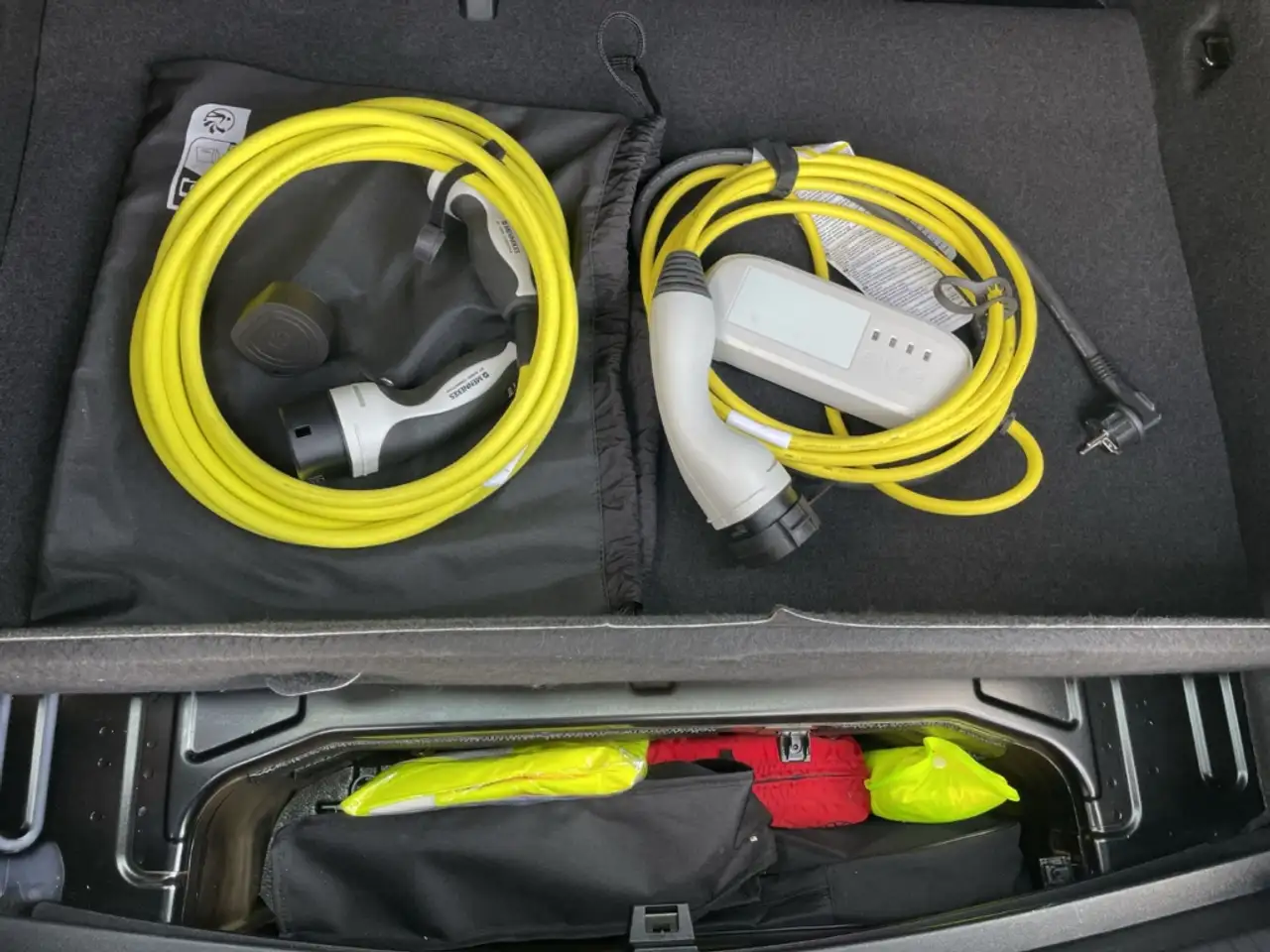 Volkswagen ID.3 Pro Kamera/Keyless/ACC/Navi/App-Connect/LED/Sitz- — Vehicle gallery 28