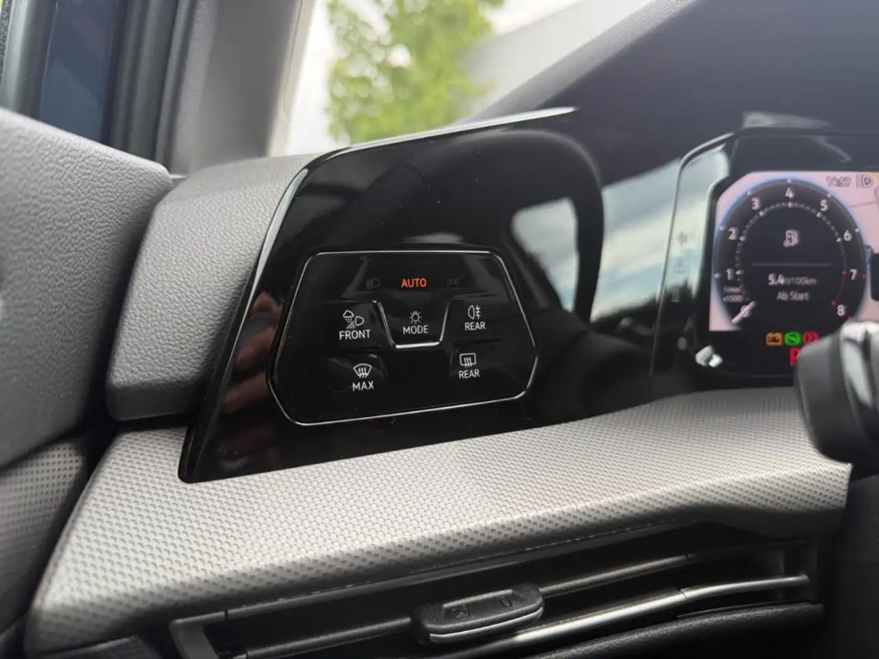 Volkswagen Golf Variant 8 VIII Style 1,5 l eTSI DSG AHK Panodach — معرض صور السيارة 28