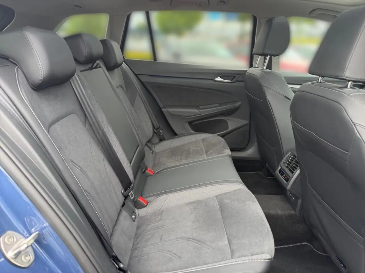Volkswagen Golf Variant 8 VIII Style 1,5 l eTSI DSG AHK Panodach — معرض صور السيارة 21