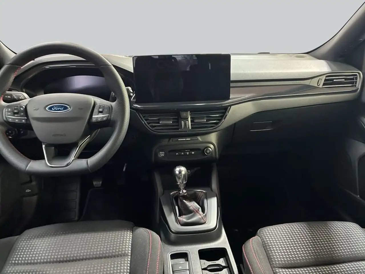 Ford Focus Turnier 1.0 EcoBoost Hybrid ST-LINE X — معرض صور السيارة 11
