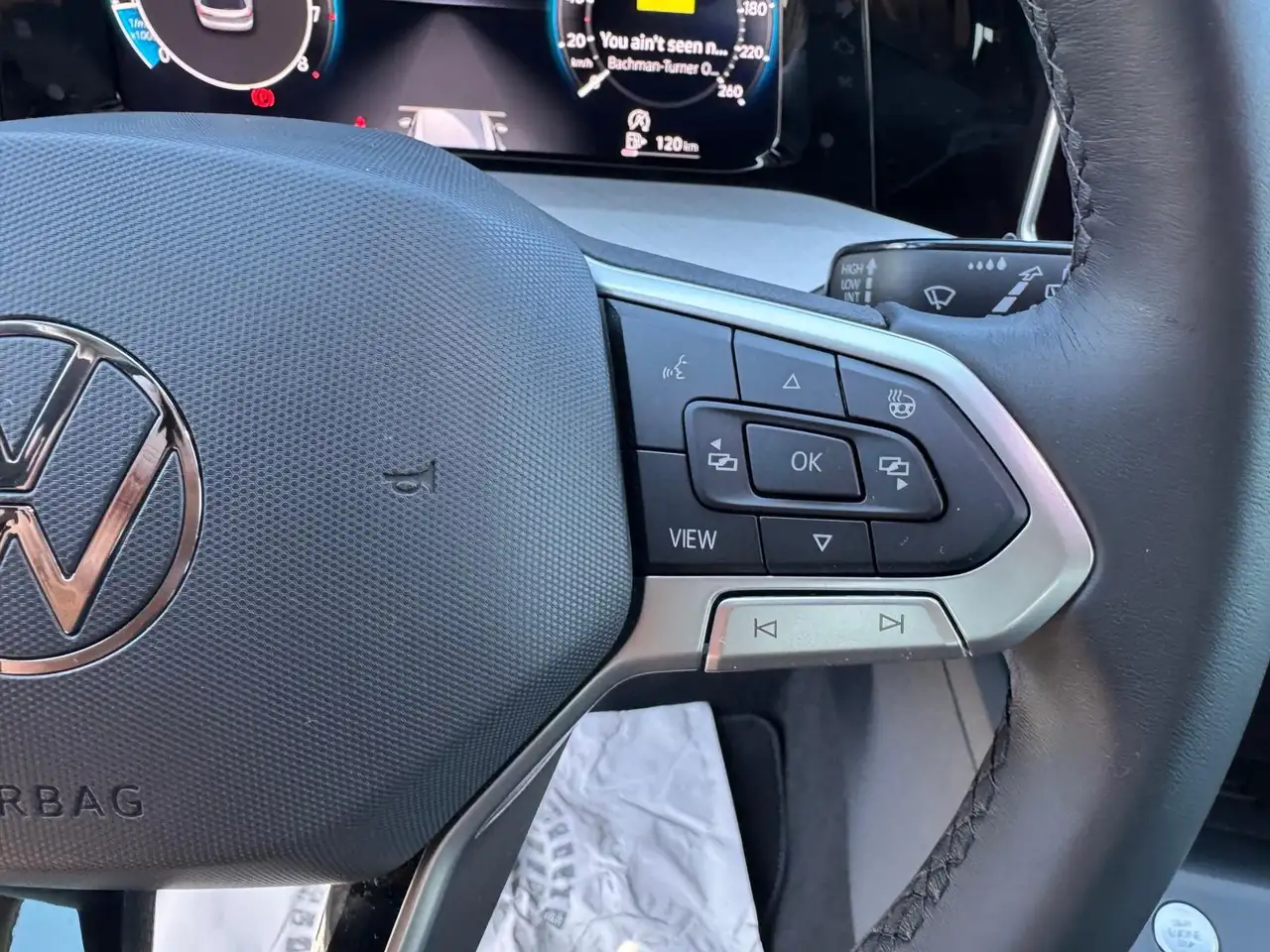 Volkswagen Golf VIII Variant 1.5 TSI *Life*AHK-SCHWENKBAR*P — Vehicle gallery 16