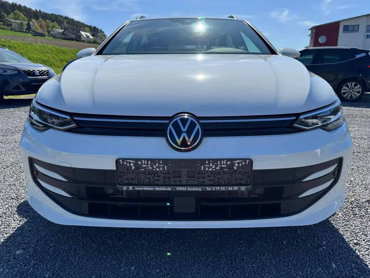 Volkswagen Golf VIII Variant 1.5 TSI *Life*AHK-SCHWENKBAR*P — Vehicle gallery 2