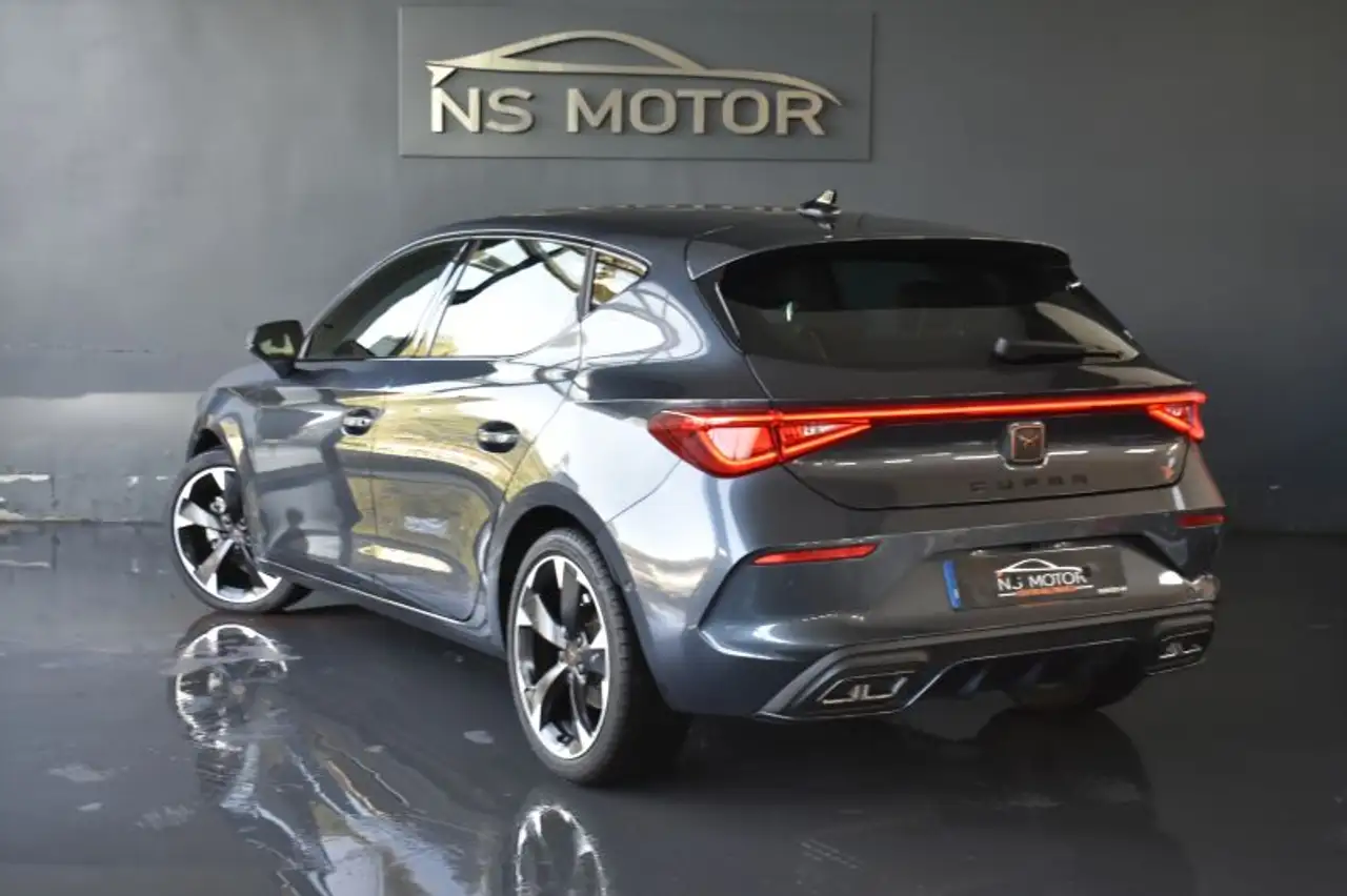 CUPRA Leon 1.5 eTSI 110 DSG — Galería del vehículo 3