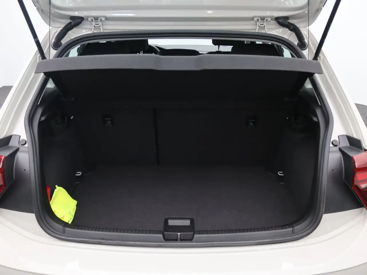 Volkswagen Polo Life 1.0 / App-Connect, LED, SHZ, PDC, DAB+ — Galería del vehículo 14
