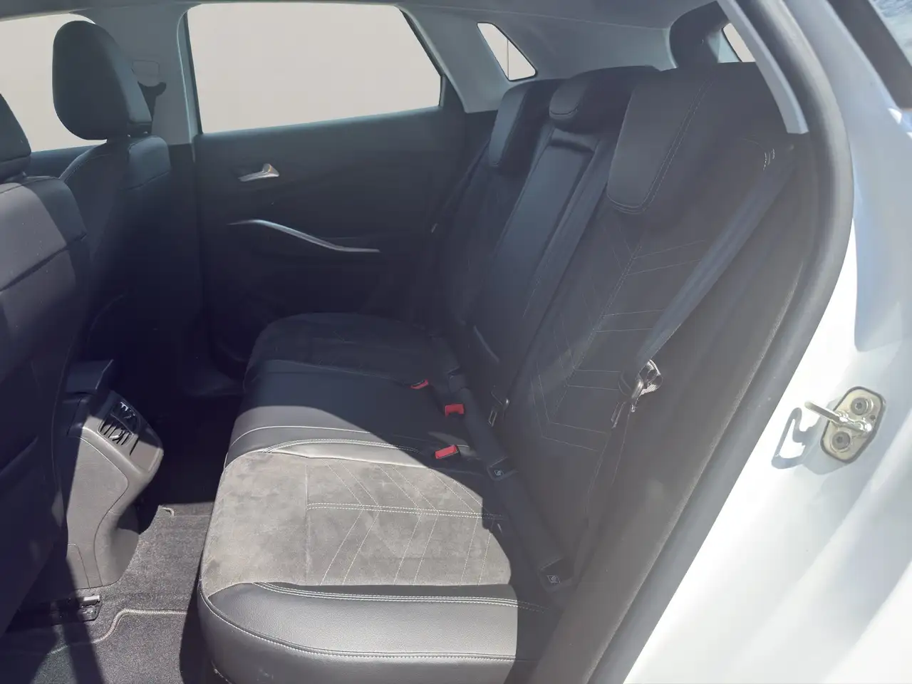 Opel Grandland 1.2 GS Matrix*360°*elek.Heckkl*Nav*SHZ — Galería del vehículo 12