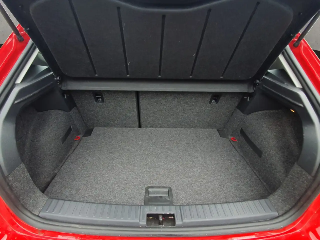 SEAT Ibiza 1.0 TSI Style Allwetterreifen Full Link — معرض صور السيارة 17