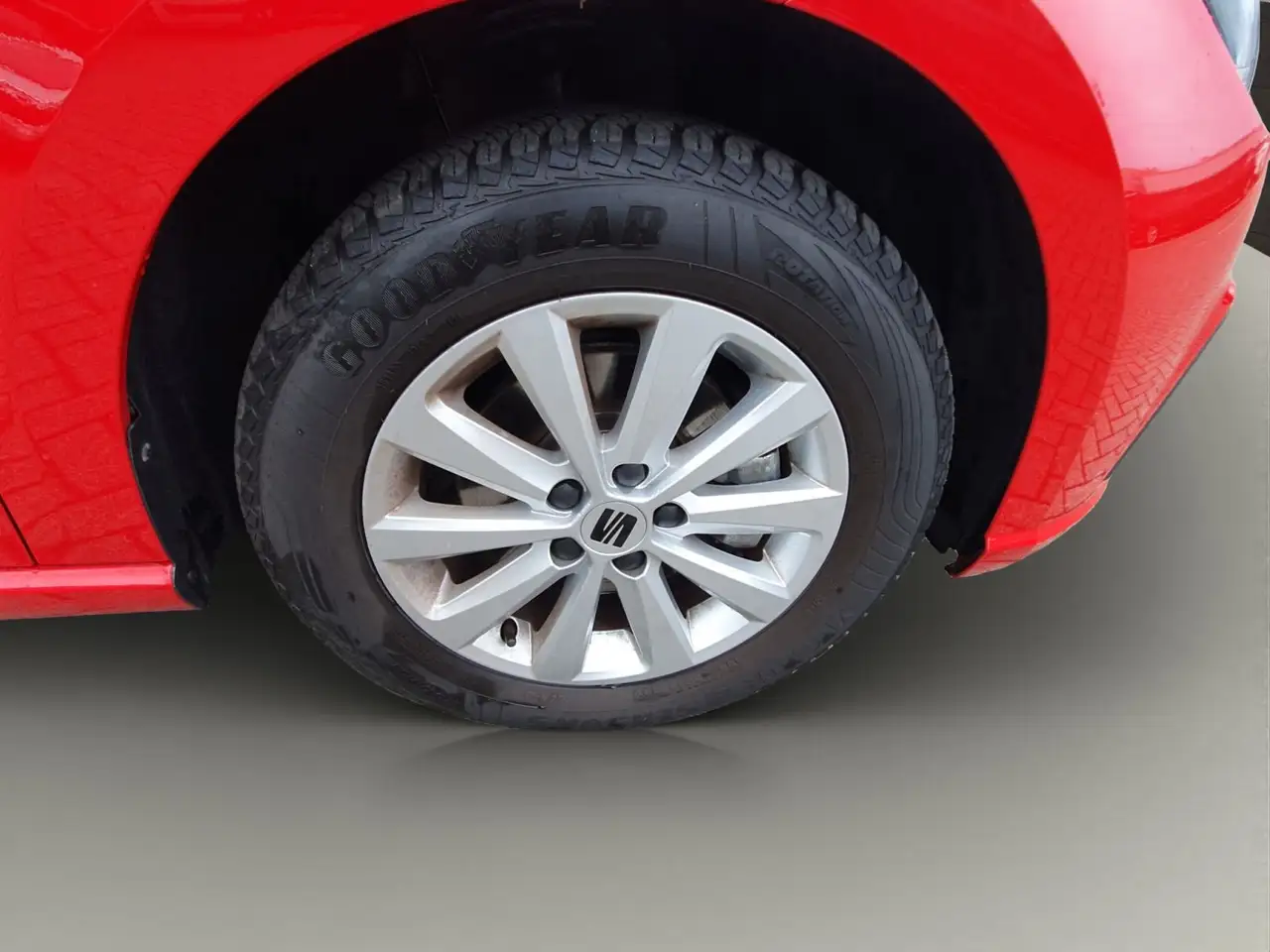 SEAT Ibiza 1.0 TSI Style Allwetterreifen Full Link — معرض صور السيارة 18