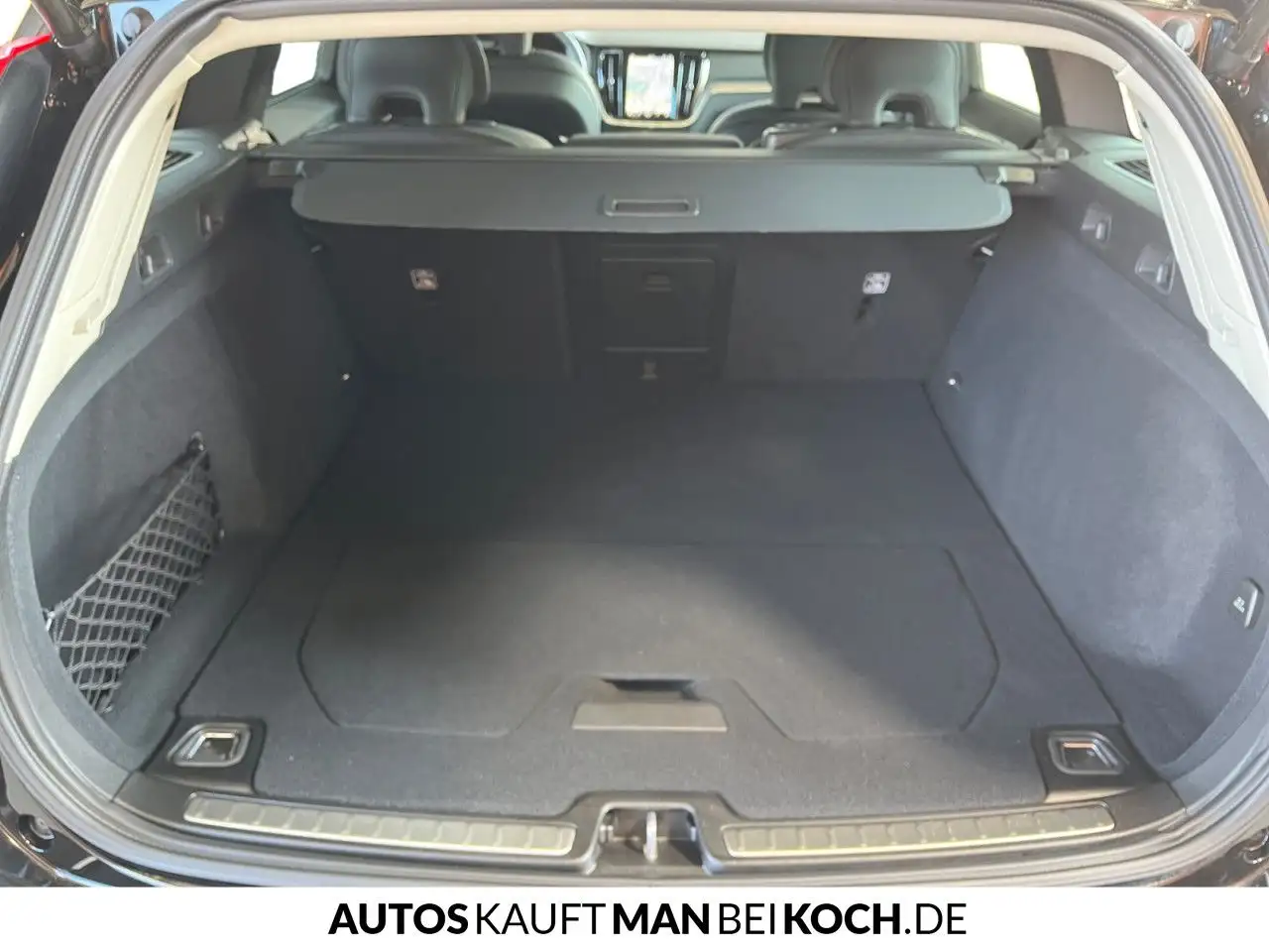 Volvo V60 B4 Benzin Plus Dark ACC BLIS H/K PANO 360° — Galería del vehículo 15