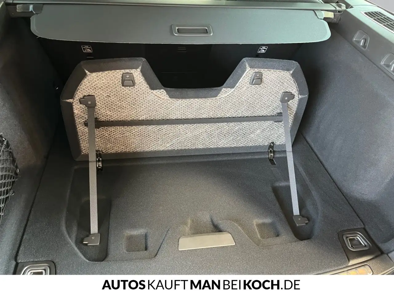 Volvo V60 B4 Benzin Plus Dark ACC BLIS H/K PANO 360° — Galería del vehículo 23