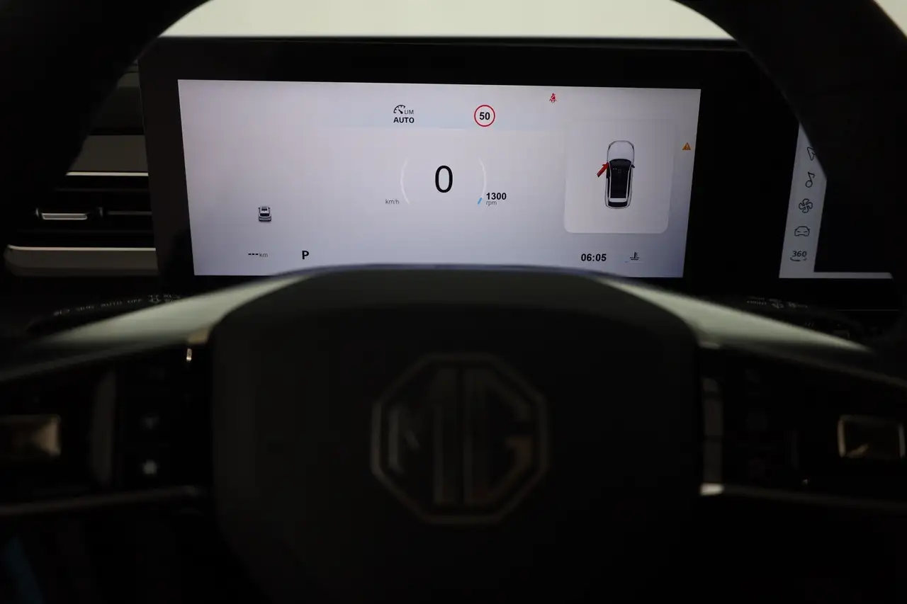 MG HS 1.5 T-GDI Luxury Aut. LED ACC Navi 360° — Vehicle gallery 18
