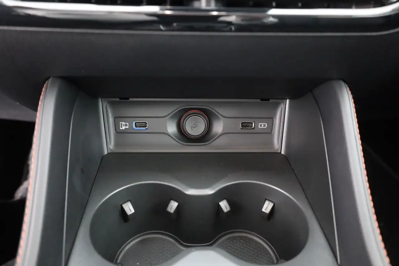 MG HS 1.5 T-GDI Luxury Aut. LED ACC Navi 360° — Vehicle gallery 13