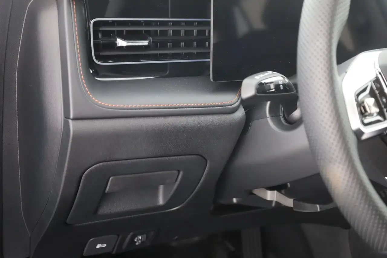 MG HS 1.5 T-GDI Luxury Aut. LED ACC Navi 360° — Vehicle gallery 21