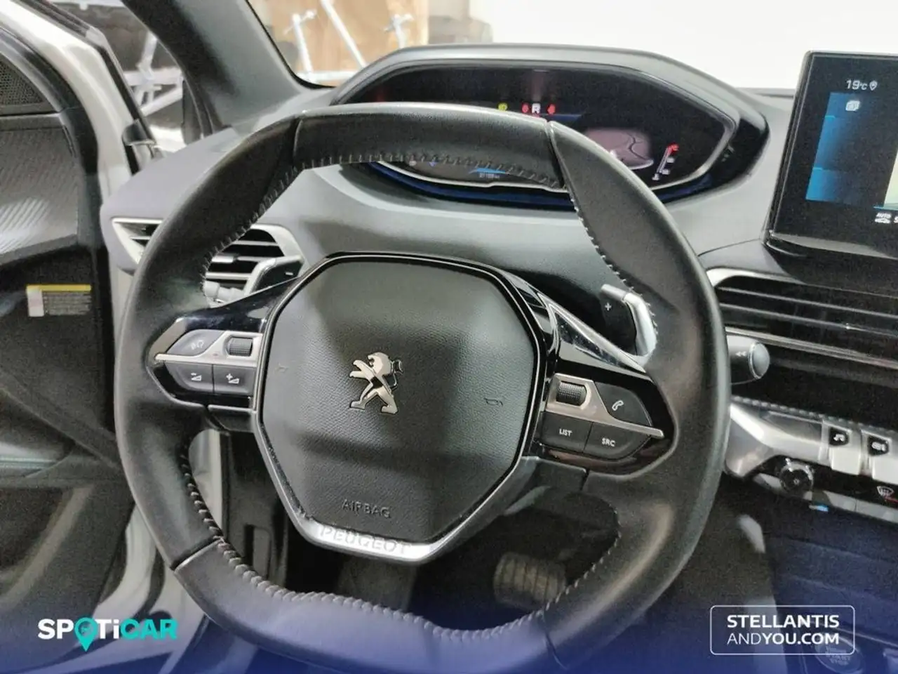Peugeot 5008 1.2 PureTech S&S Allure 7 pl. 130 — Vehicle gallery 17