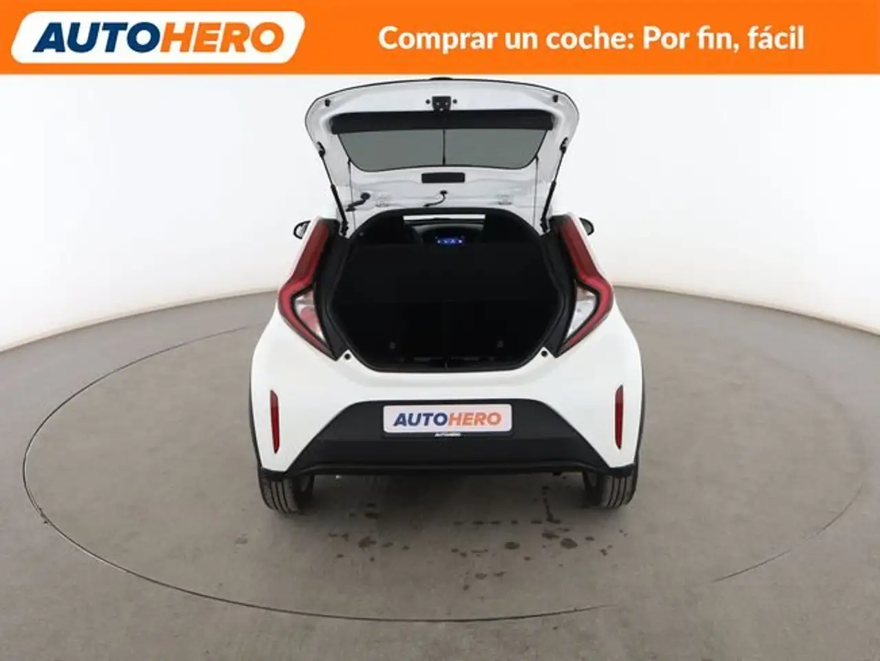 Toyota Platz 1.0 Play — معرض صور السيارة 17
