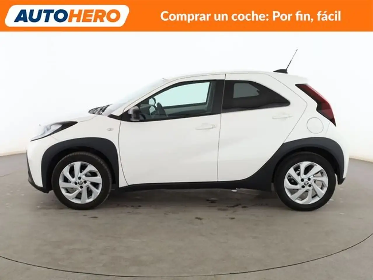 Toyota Platz 1.0 Play — معرض صور السيارة 3