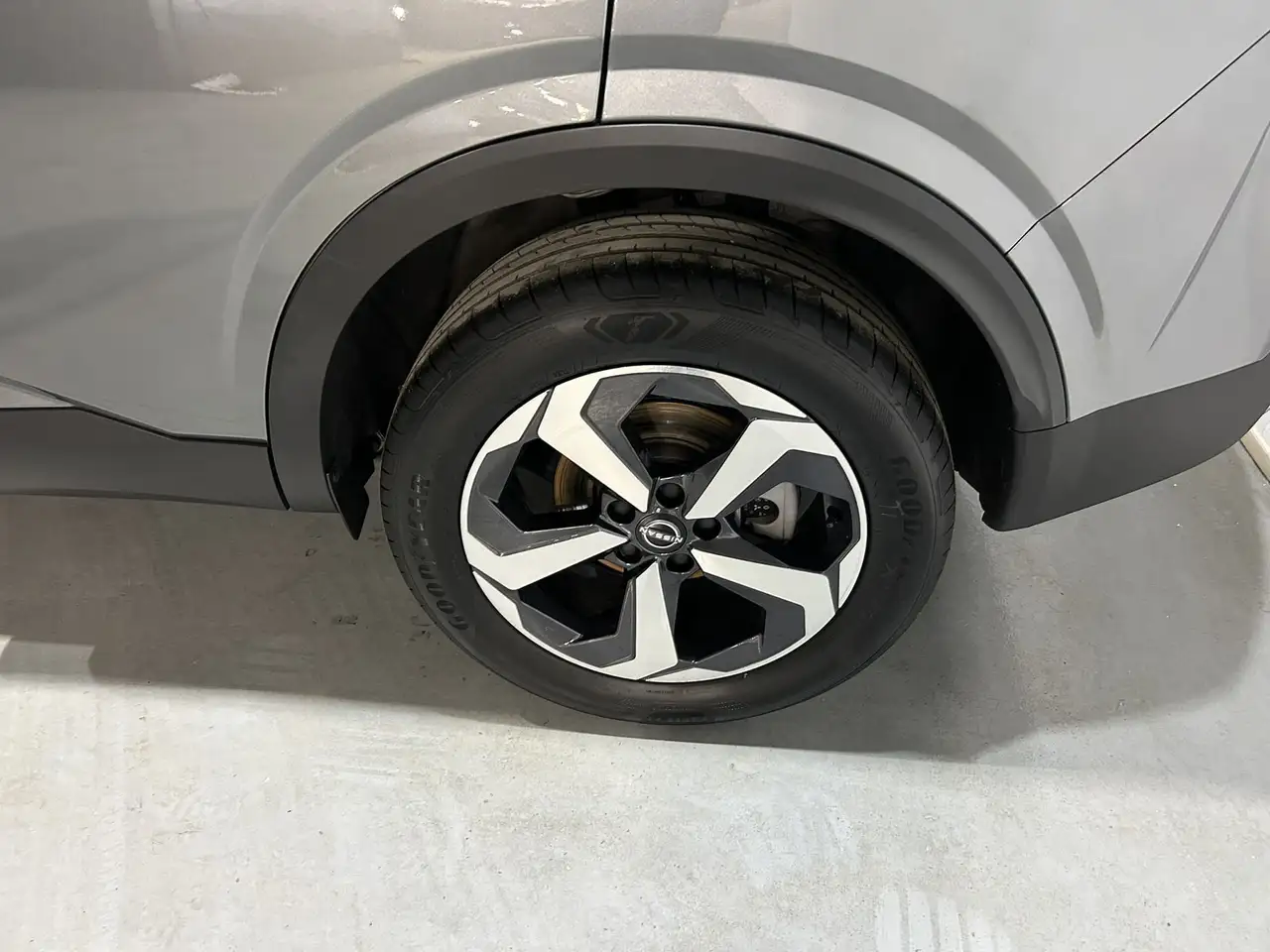 Nissan Qashqai 1.3 DIG-T mHEV 12V N-Connecta 4x2 103kW — Vehicle gallery 11