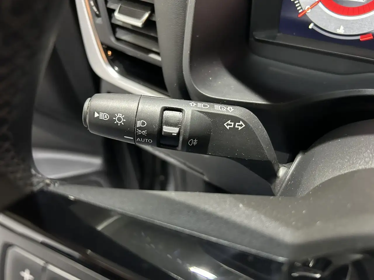 Nissan Qashqai 1.3 DIG-T mHEV 12V N-Connecta 4x2 103kW — Vehicle gallery 19