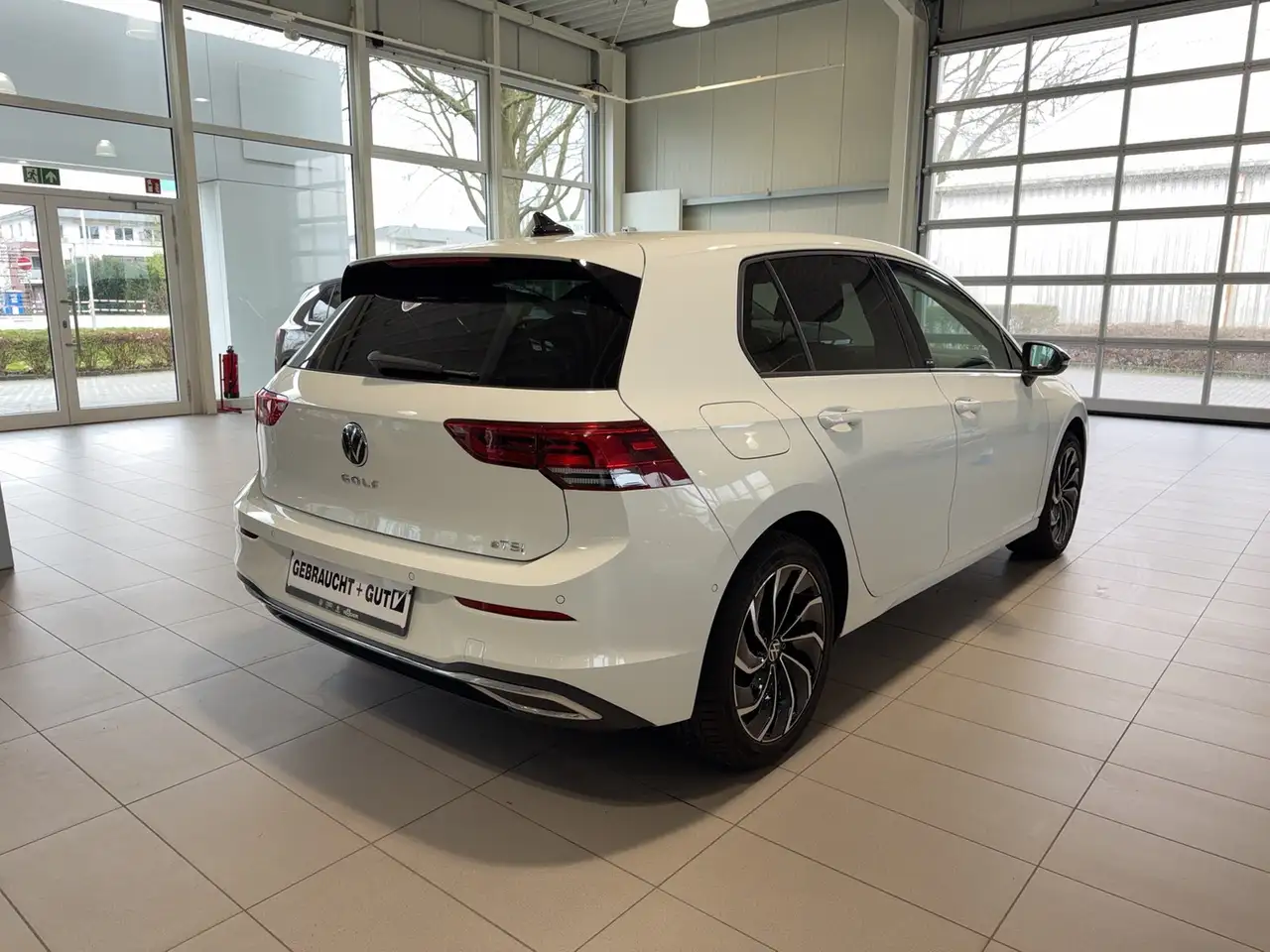 Volkswagen Golf VIII 1.5 eTSI DSG Move Plus-Paket IQ LM17 — Galerie du véhicule 5