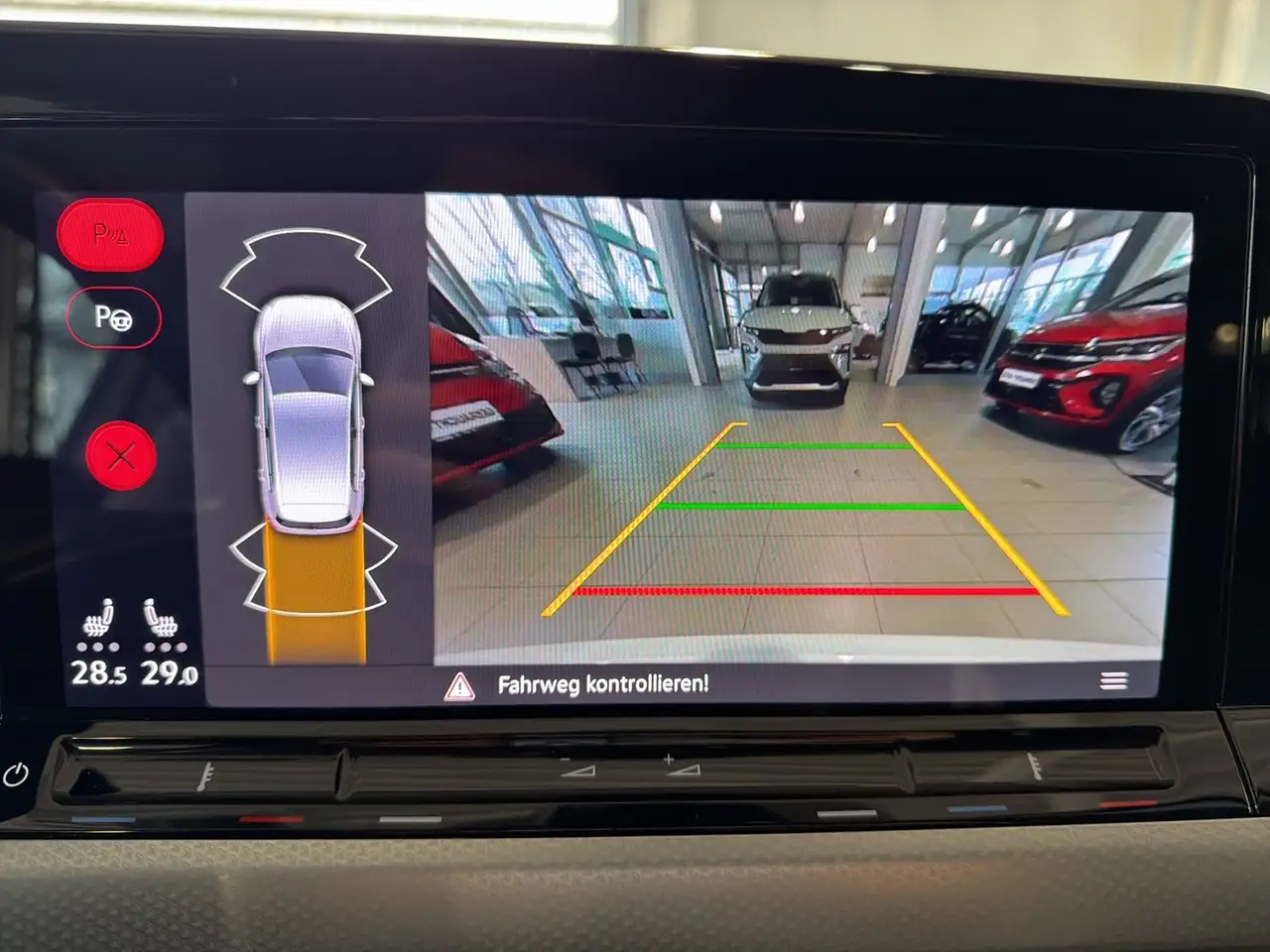 Volkswagen Golf VIII 1.5 eTSI DSG Move Plus-Paket IQ LM17 — Galerie du véhicule 14