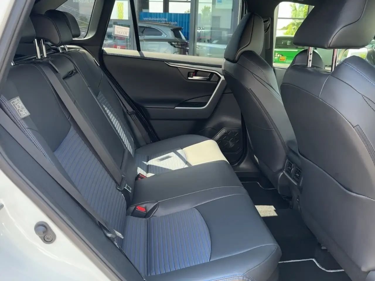 Toyota RAV4 2.5 VVT-i Hybrid Style Selection*SHZ*AHK*KAMERA* — معرض صور السيارة 12