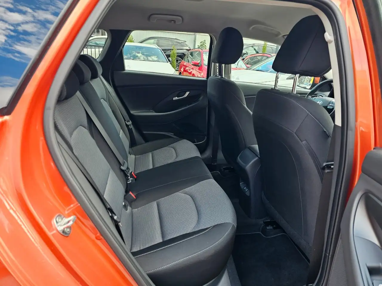 Hyundai i30 1.0 T-GDI DCT — Vehicle gallery 16