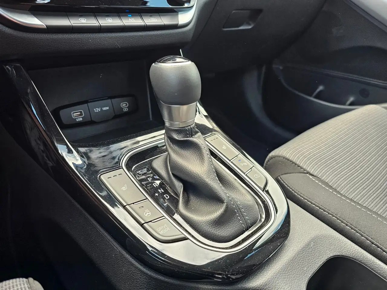 Hyundai i30 1.0 T-GDI DCT — Vehicle gallery 19