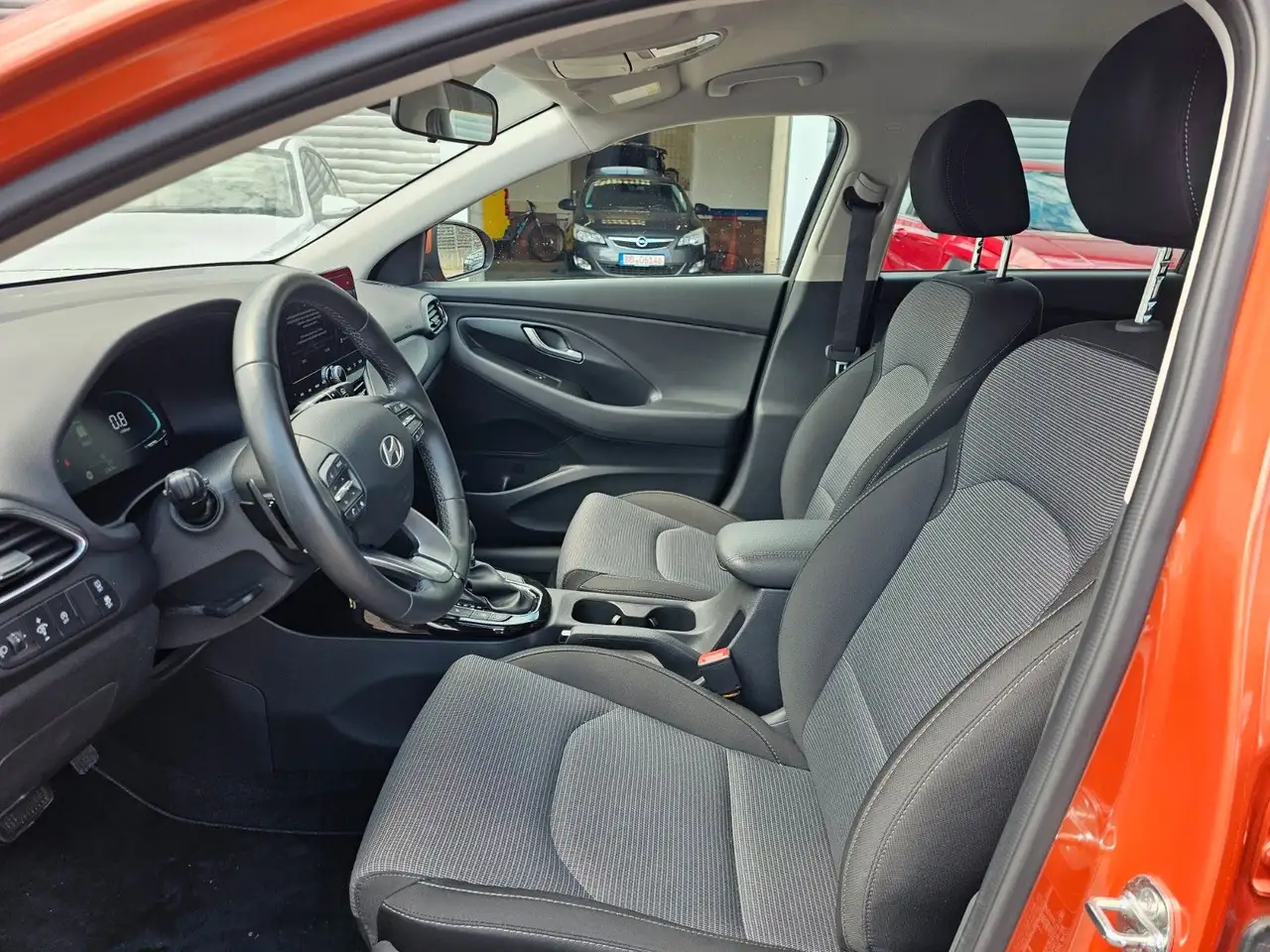 Hyundai i30 1.0 T-GDI DCT — Vehicle gallery 7