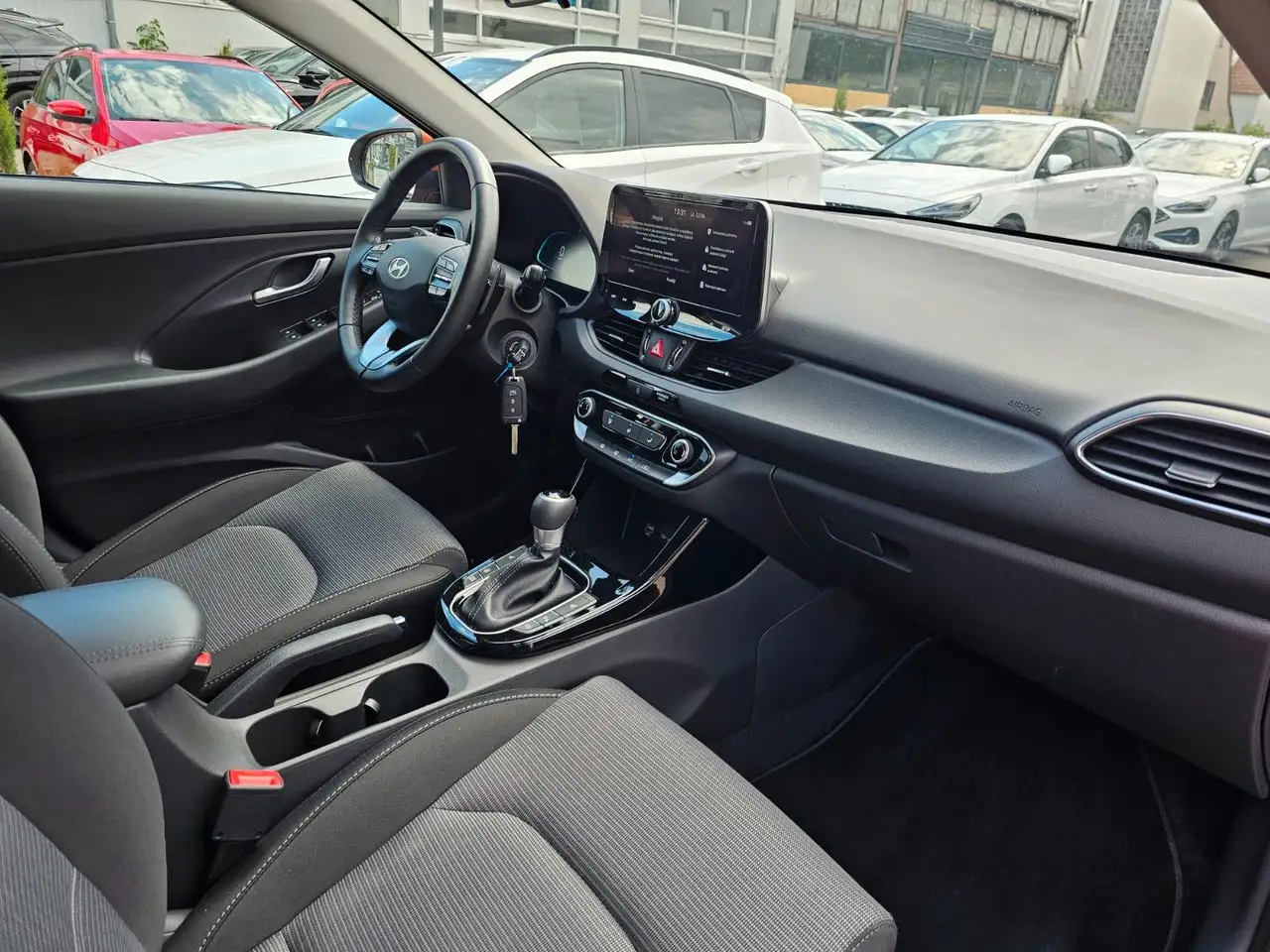 Hyundai i30 1.0 T-GDI DCT — Vehicle gallery 15