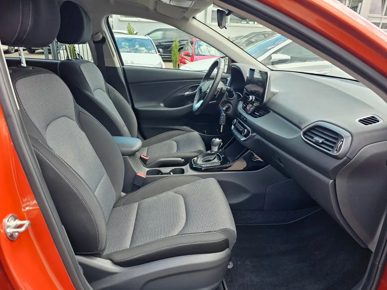 Hyundai i30 1.0 T-GDI DCT — Vehicle gallery 13