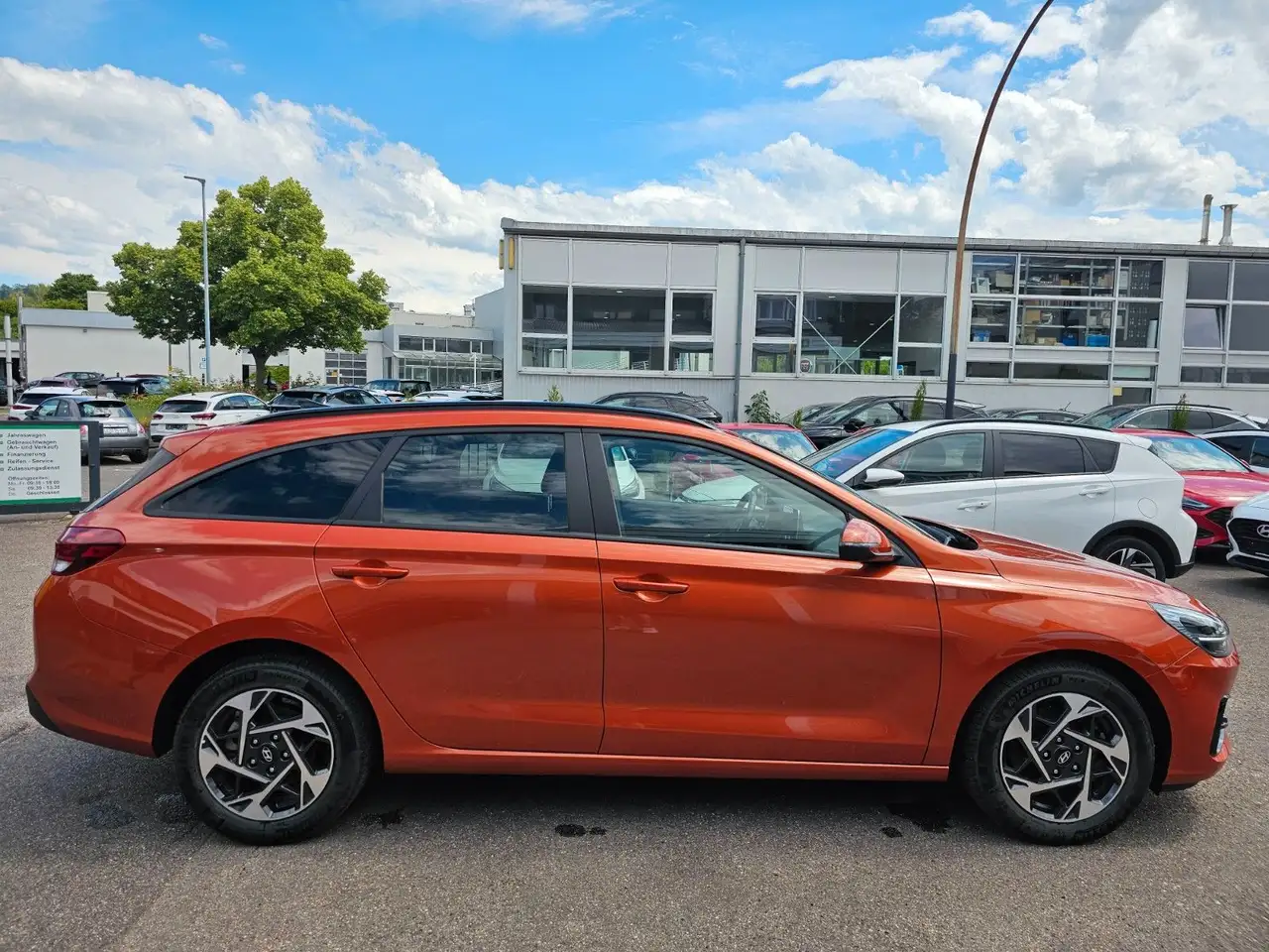 Hyundai i30 1.0 T-GDI DCT — Vehicle gallery 3