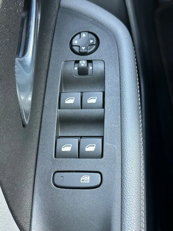 Opel Mokka 1.2 Mild-Hybrid Elegance inkl. Inspektionspaket Bi — معرض صور السيارة 19