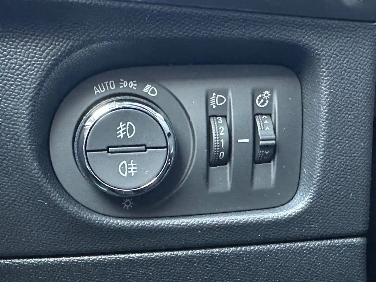 Opel Mokka 1.2 Mild-Hybrid Elegance inkl. Inspektionspaket Bi — معرض صور السيارة 18