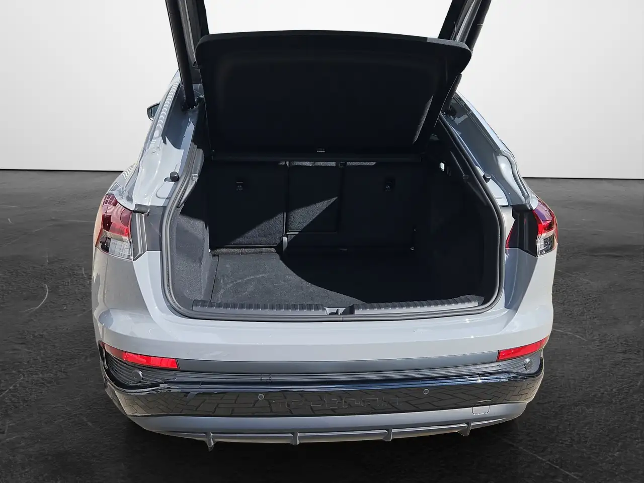 Audi Q4 e-tron 55 quattro Sportback S-line NaviPlus Matrix 21-... — Vehicle gallery 12