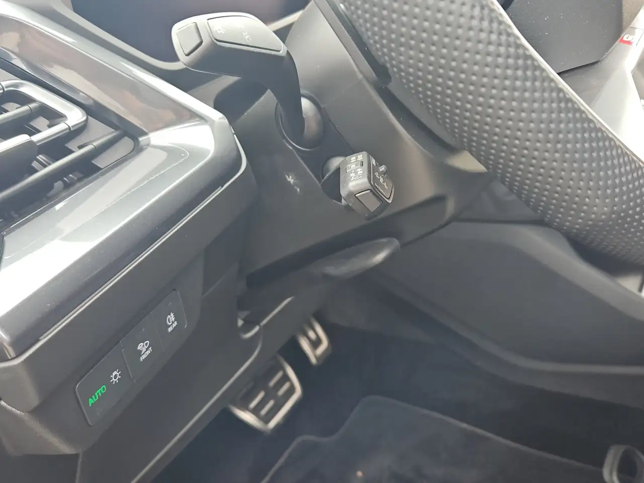 Audi Q4 e-tron 55 quattro Sportback S-line NaviPlus Matrix 21-... — Vehicle gallery 15