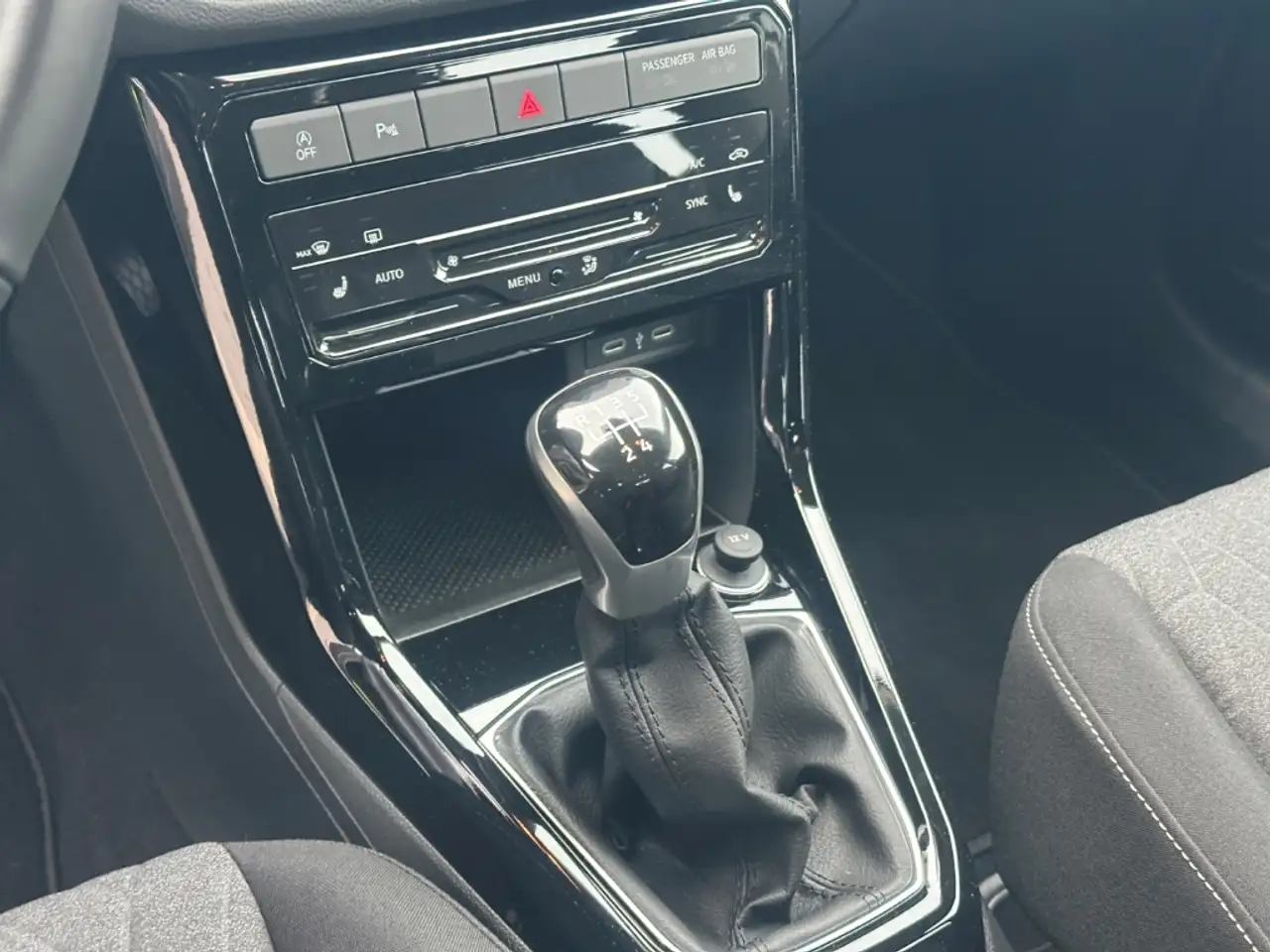 Volkswagen T-Cross 1.0 TSI Neues Modell digitales Cockpit LED ACC Na — Galerie du véhicule 10