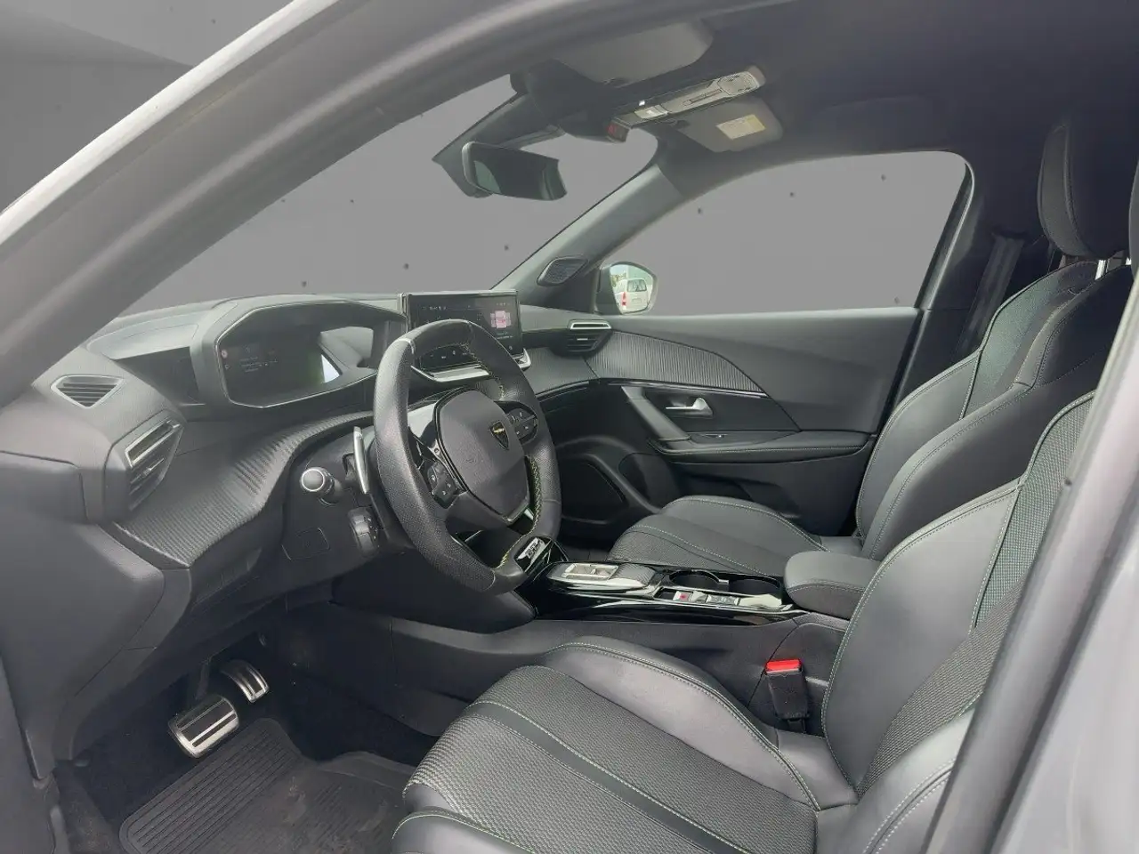 Peugeot 2008 1.2 PureTech 130 GT LED Navi 360 Kamera — Vehicle gallery 7