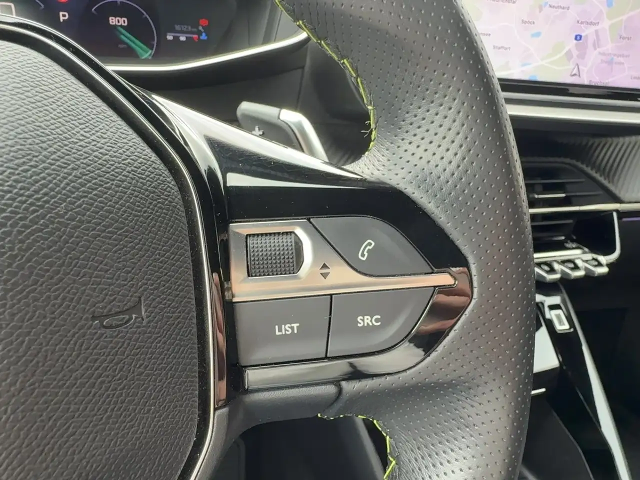 Peugeot 2008 1.2 PureTech 130 GT LED Navi 360 Kamera — Vehicle gallery 14