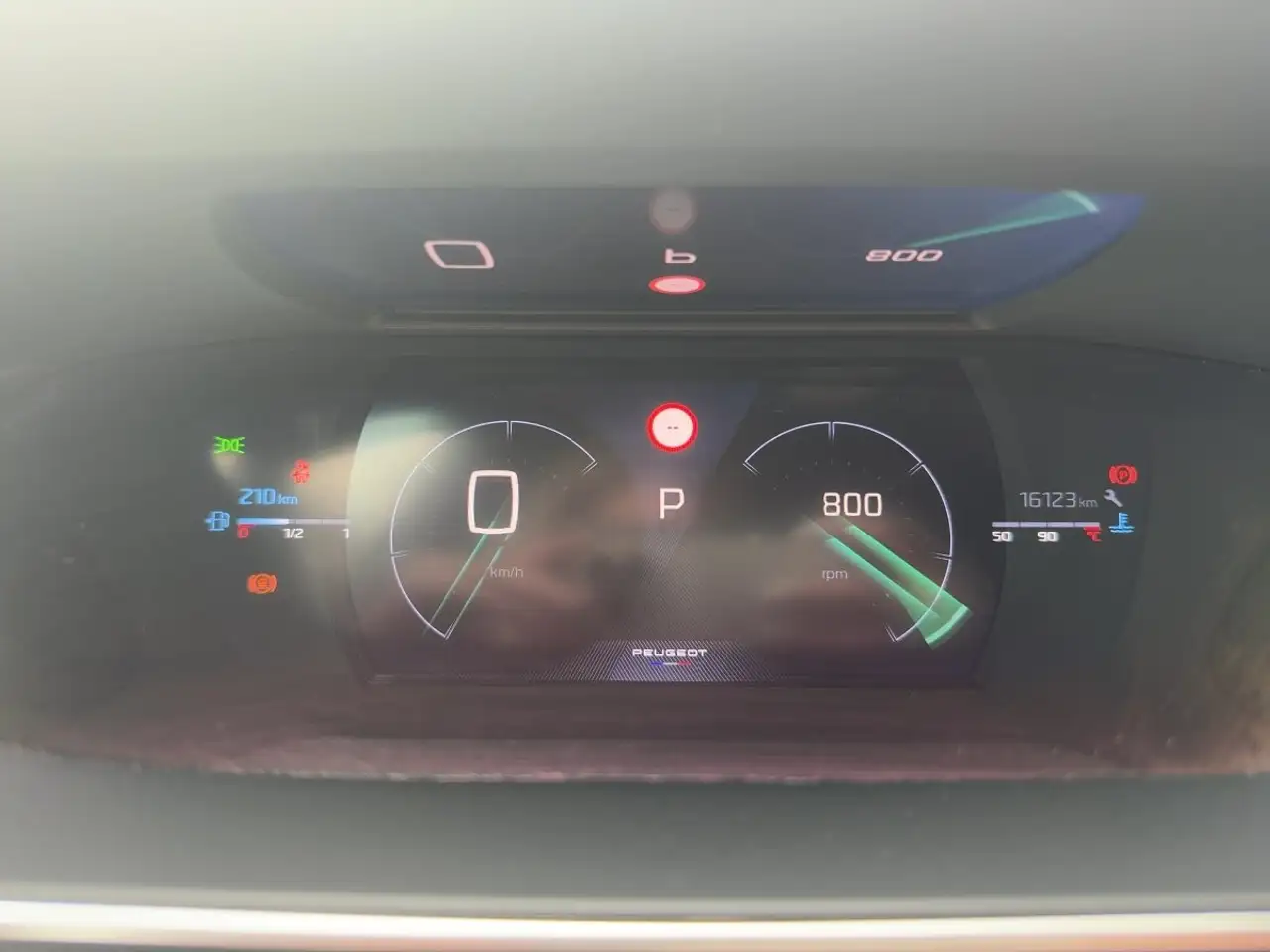 Peugeot 2008 1.2 PureTech 130 GT LED Navi 360 Kamera — Vehicle gallery 15