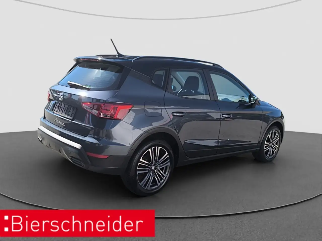 SEAT Arona 1.0 TSI Style LED 17 KAMERA PARK-ASSIST — Galería del vehículo 8