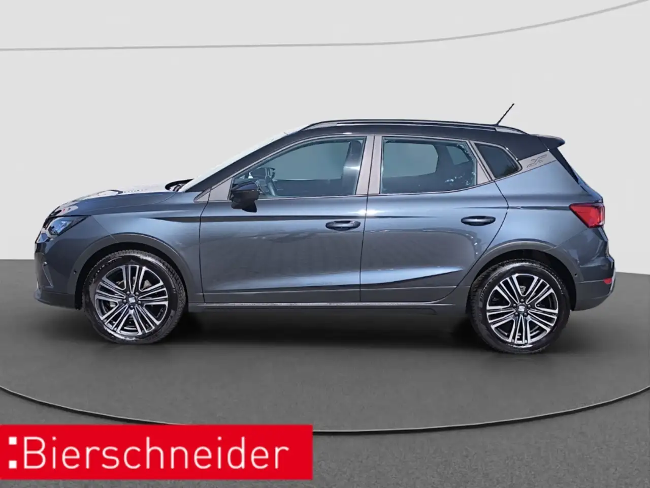 SEAT Arona 1.0 TSI Style LED 17 KAMERA PARK-ASSIST — Galería del vehículo 4