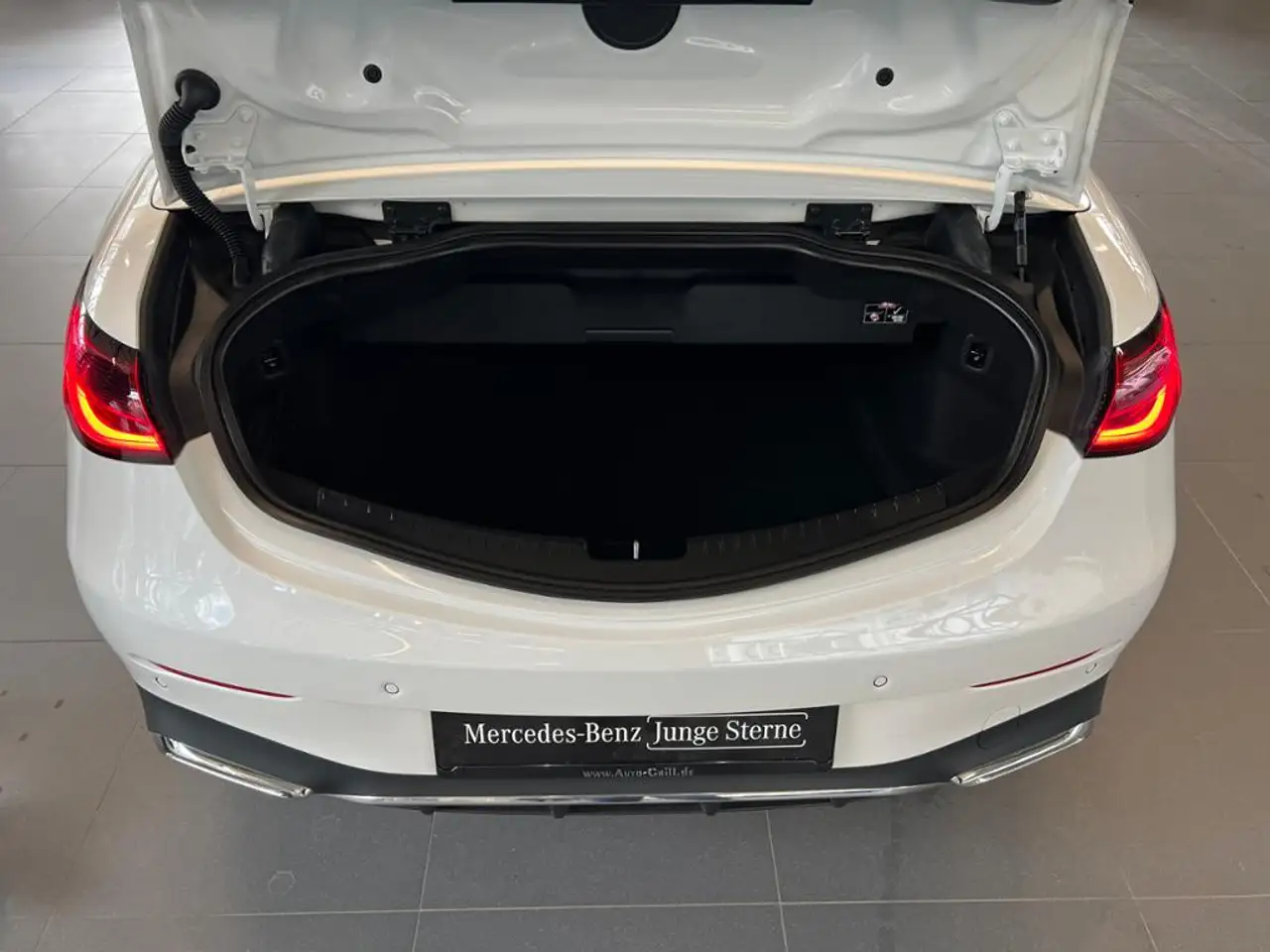 Mercedes-Benz CLE 450 4M Cabrio manufaktur Nappa Premium 360 — معرض صور السيارة 11