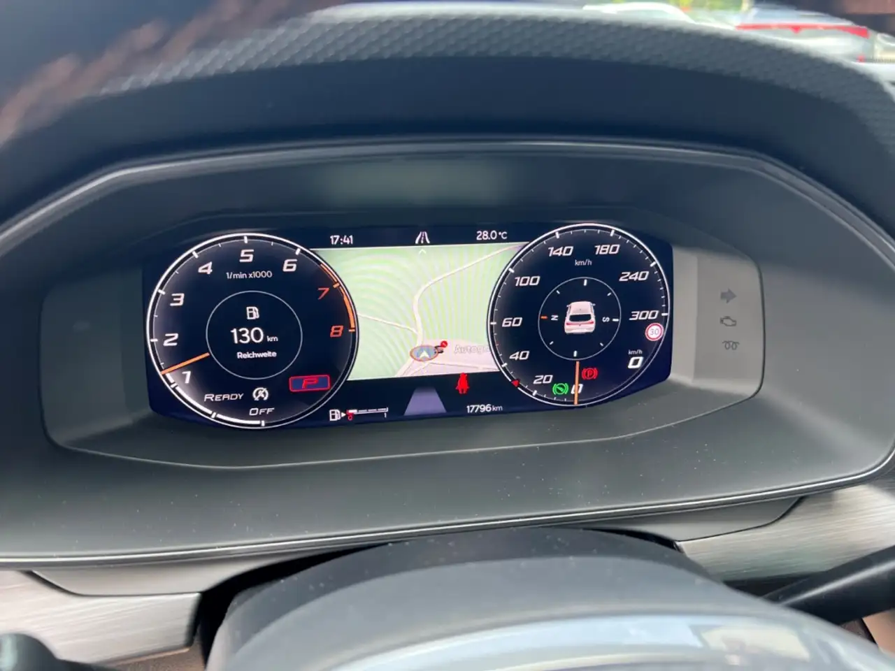 CUPRA Leon VZ 2.0 TSI DSG AHK, Pano, Carbon, Matrix — Vehicle gallery 13