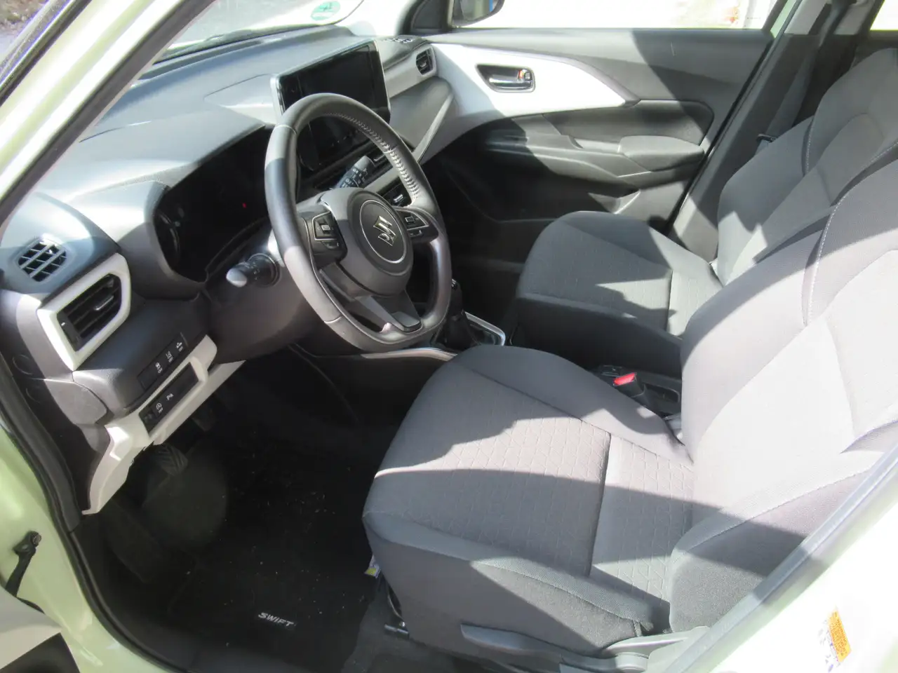 Suzuki Swift Swift 1.2 Dualjet Hybrid M/T Comfort+ / TOP — Galerie du véhicule 12